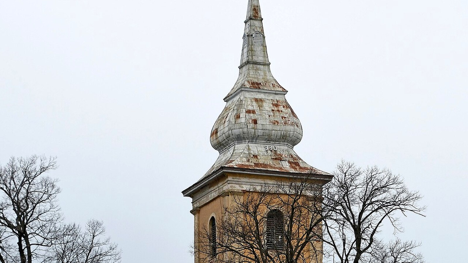 Abaújszolnok görögkatolikus templom kültere — szabadon megközelíthető falusi templomtér.