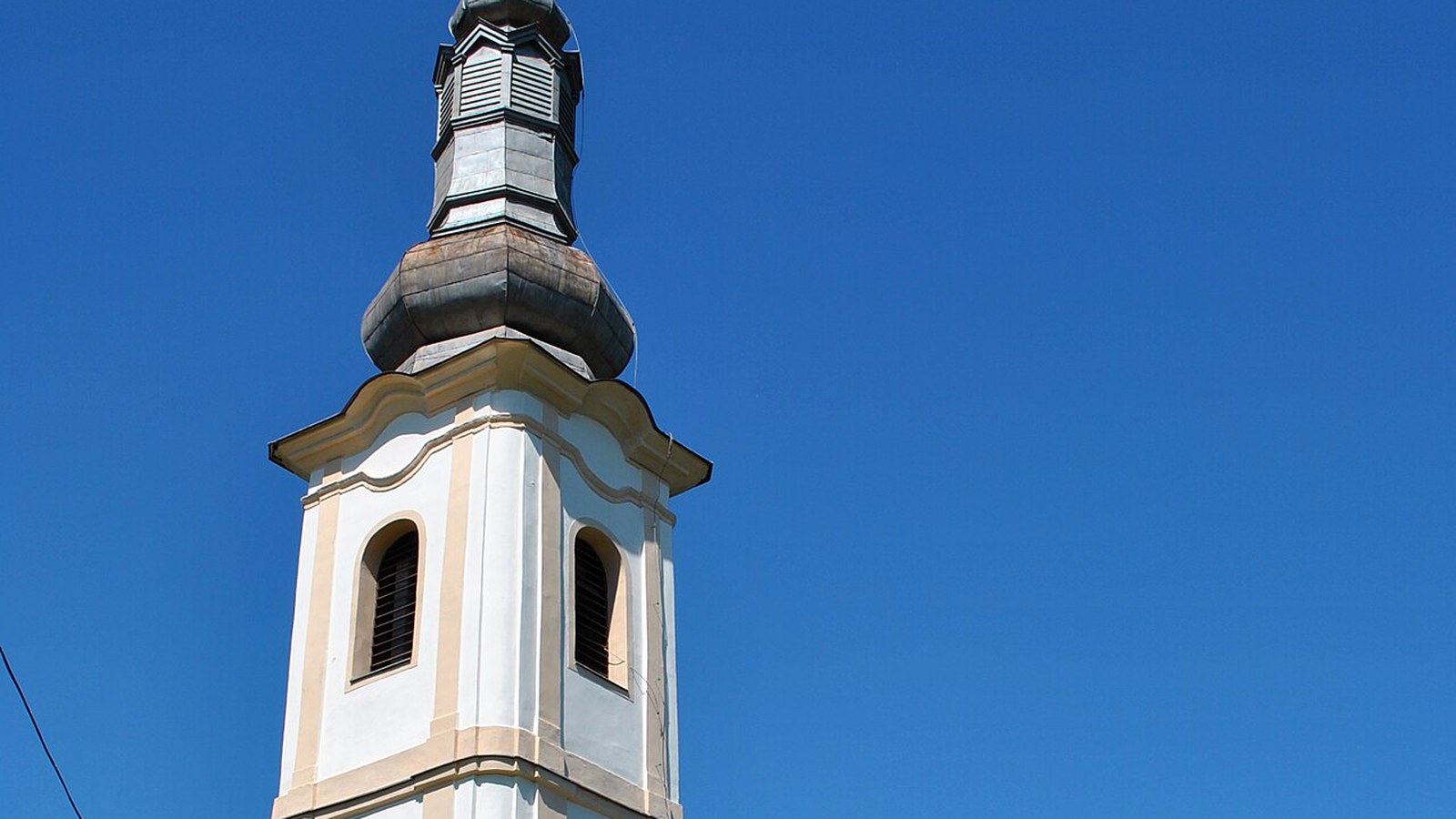 Az abodi templom / kápolna kültere — szabadon megközelíthető falusi templomtér (Edelényi járás / Bódva-völgy; múzeum beltér nem ingyenes)