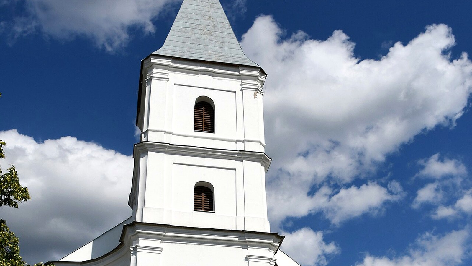 Boldogkőújfalu falusi / templom külteri látképe — szabadon megközelíthető (a helyi vár belépős, nem a hub hőse).