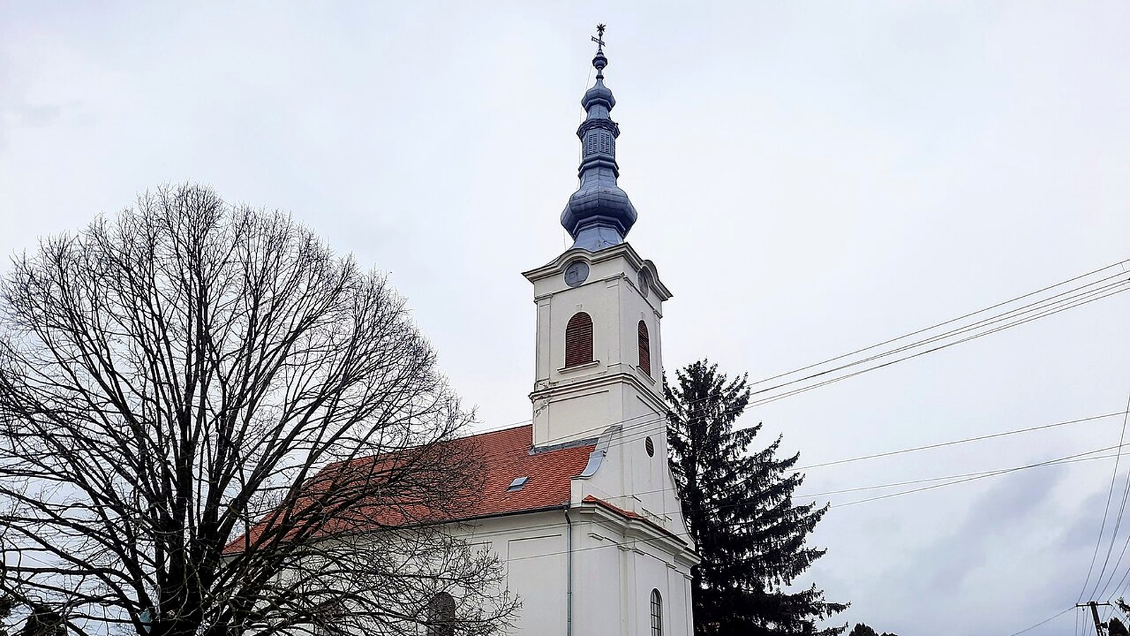 A(z) Botykapeterdi templom / kápolna kültere – szabadon megközelíthető falusi templomtér (Szigetvári járás; tájház / múzeum beltér nem ingyenes).