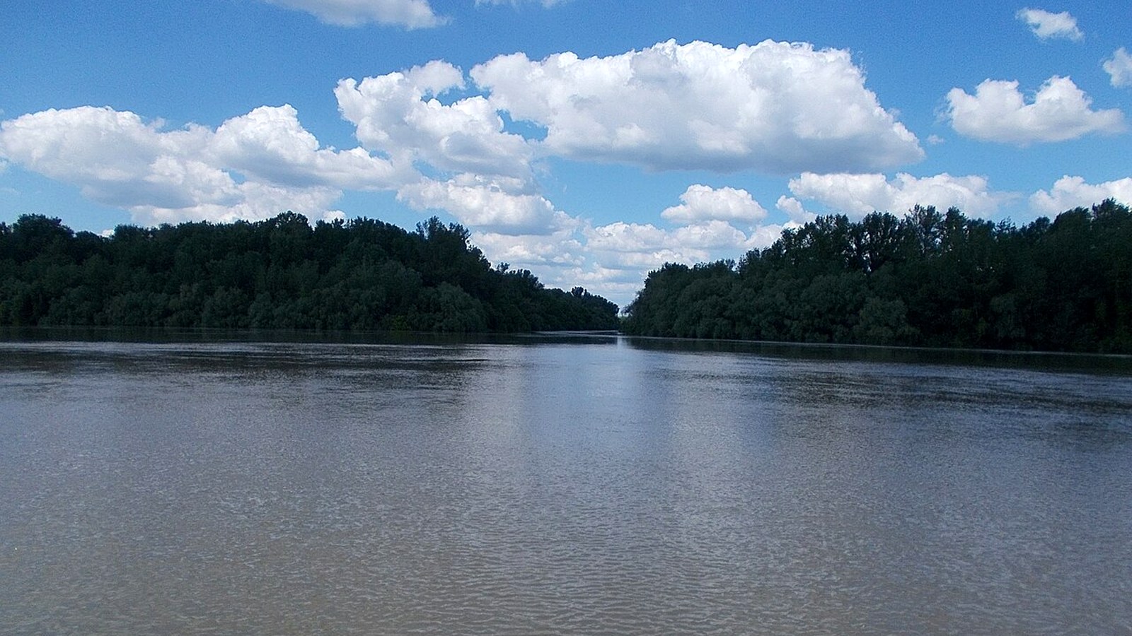 Csongrád Körös–Tisza összefolyás / Körös-toroki szabadtéri látképe — szabadon megközelíthető part / üdülőterület kiegészítés (Körös-toroki Partfürdő hivatalosan ingyenes; Tari László Múzeum beltér nem 0 Ft).