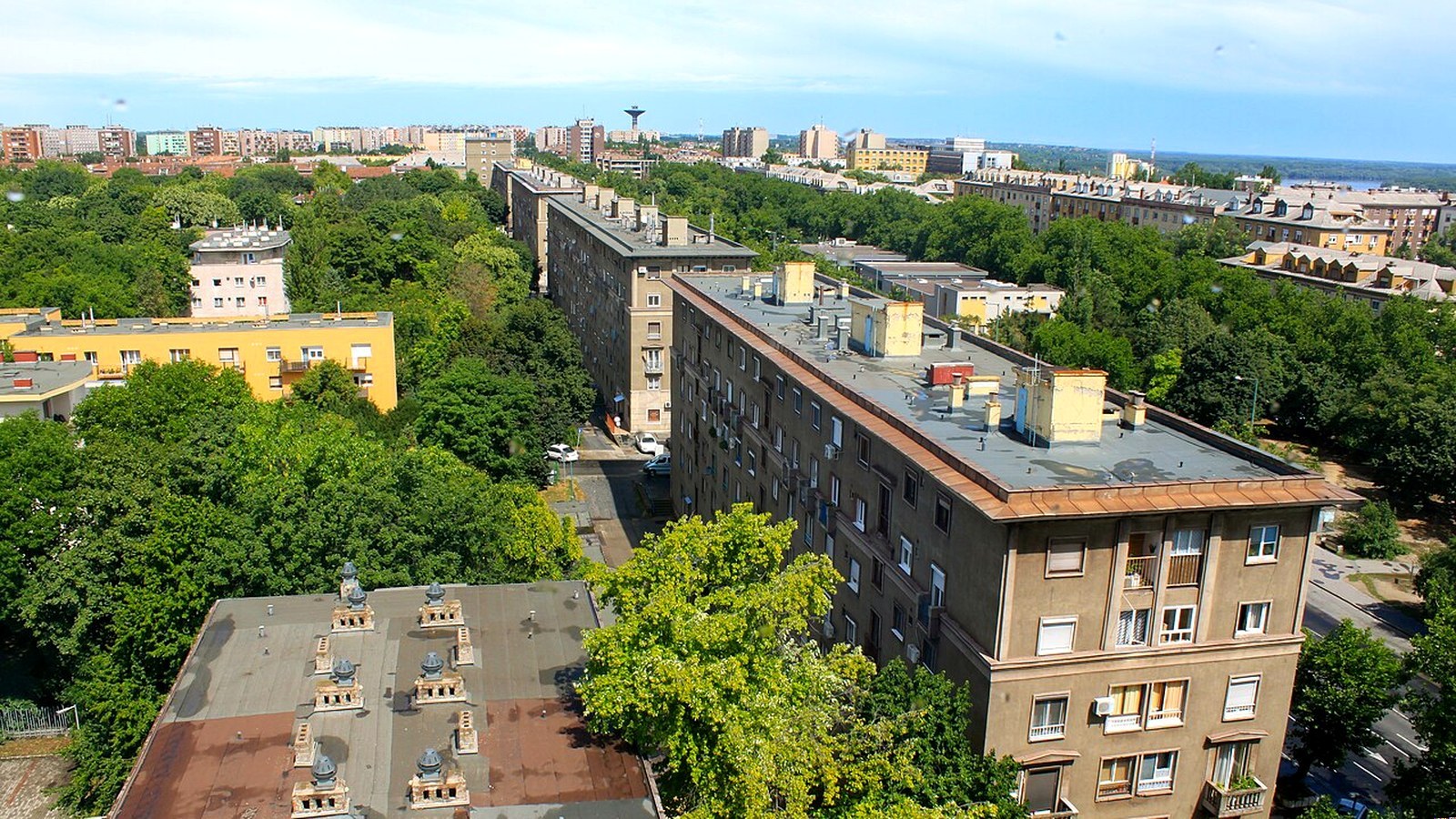 Dunaújváros városi panorámája / Duna-parti látkép — szabadon megtekinthető városközpont / köztér kiegészítés (Duna-part / Felső-Dunapart / Szalki-sziget kiegészítés; beltéri múzeum / ipari üzem nem automatikus 0 Ft).