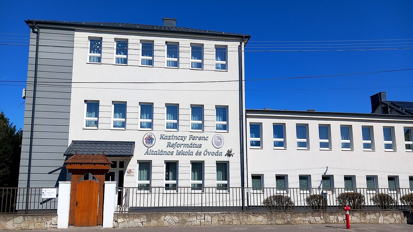 Felsőzsolca szabadon megközelíthető falusi / járási látképe — templom, utca vagy táj (beltéri kiállítások / barlang / fürdő nem ingyenes).