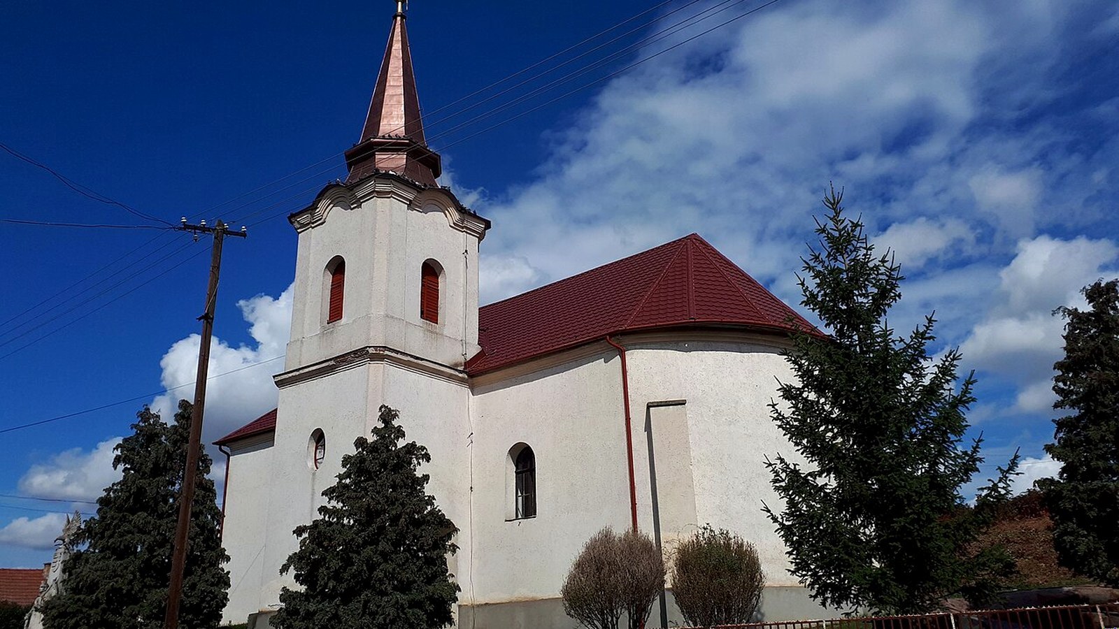 A laki református templom kültere — szabadon megközelíthető falusi templomtér (Edelényi járás).