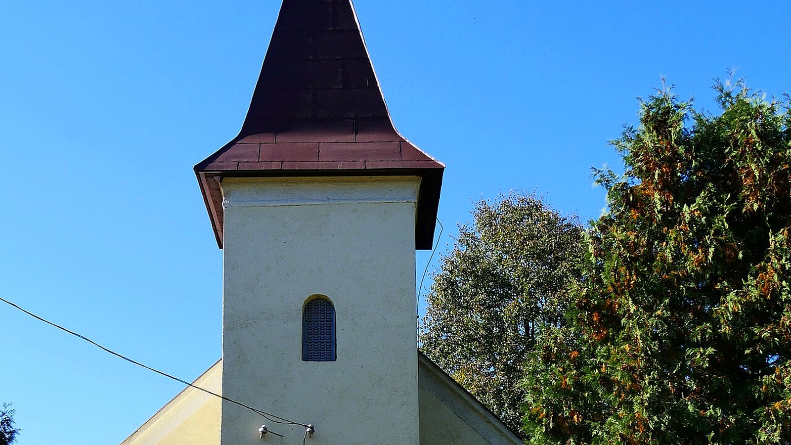 A litkai templom / kápolna kültere — szabadon megközelíthető falusi templomtér (Encsi járás; múzeum beltér nem ingyenes).