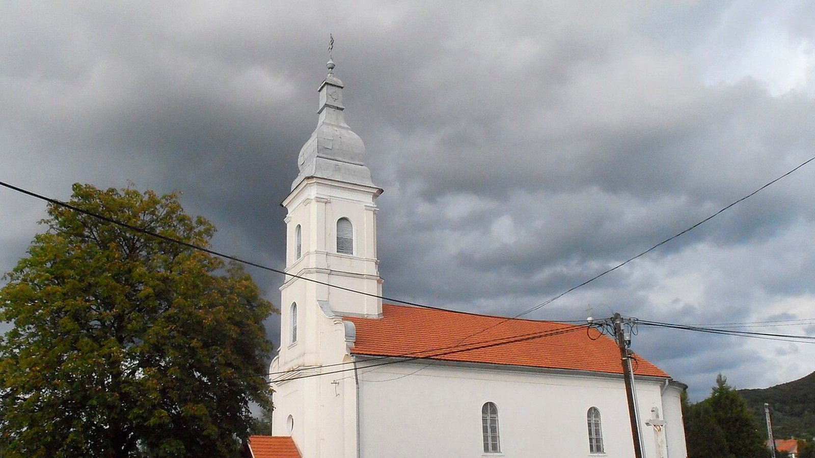 A mogyoróskai templom / kápolna kültere — szabadon megközelíthető falusi templomtér (Gönci járás / Zemplén; múzeum beltér nem ingyenes).