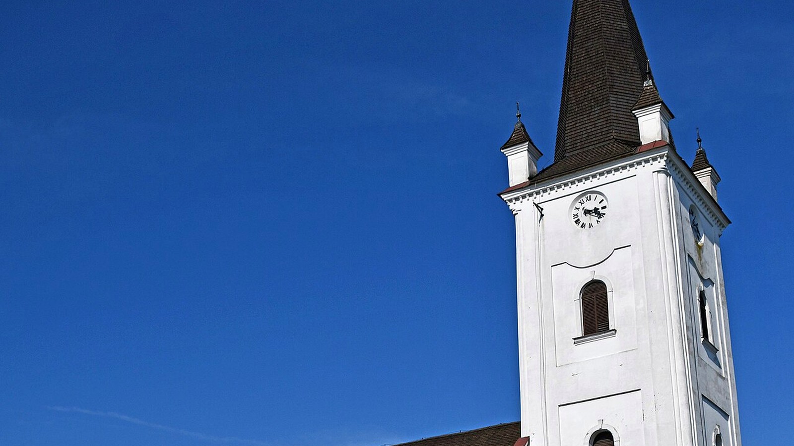 Nagyrábé templom kültere — szabadon megközelíthető falusi templomtér / falukép kiegészítés (Püspökladányi járás).