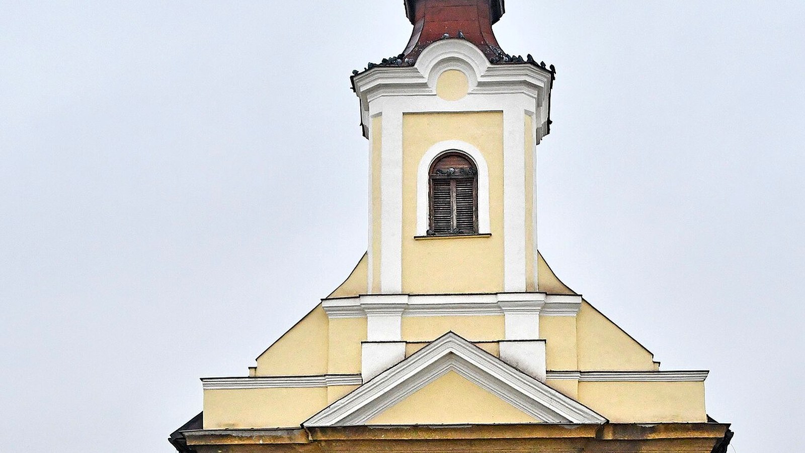 A novajidrányi templom / kápolna kültere — szabadon megközelíthető falusi templomtér (Encsi járás; múzeum beltér nem ingyenes).