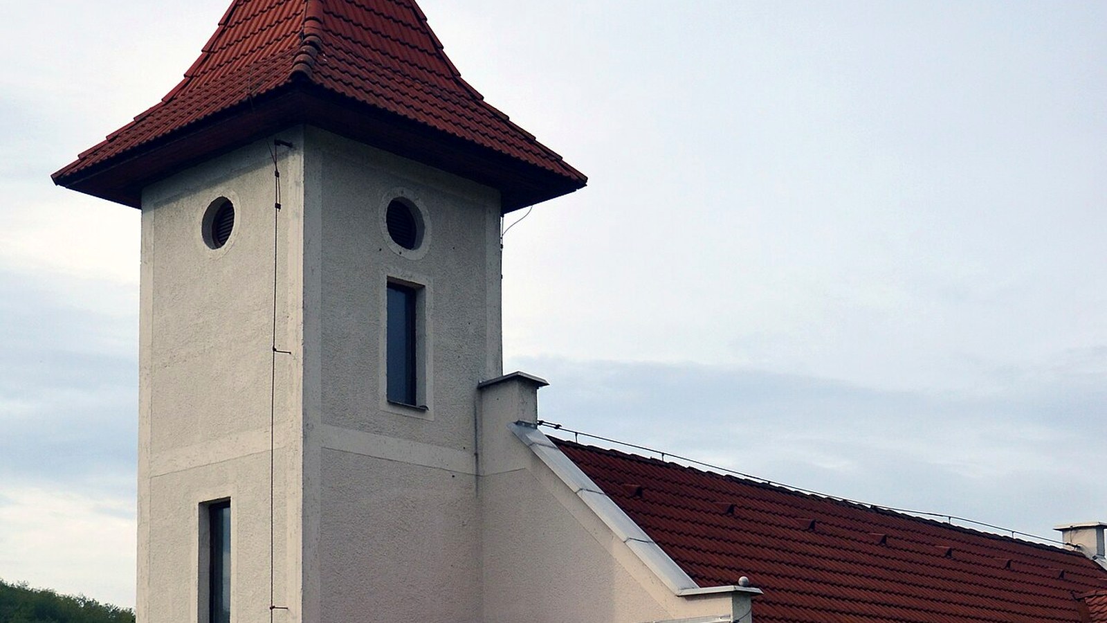 A rudolftelepi templom / kápolna kültere — szabadon megközelíthető falusi templomtér (Kazincbarcikai járás; múzeum beltér nem ingyenes).