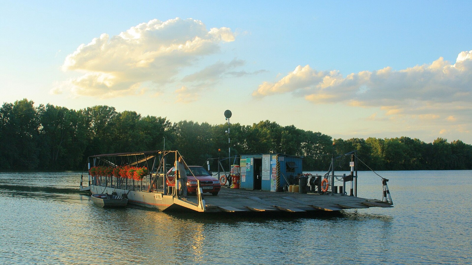 Tiszacsege falusi / Tisza-menti szabadtéri látképe — szabadon megtekinthető falukép / Tisza kiegészítés (Balmazújvárosi járás).