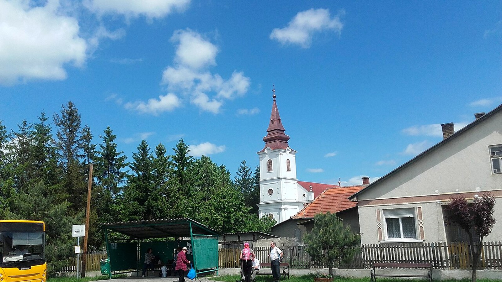 Varbó falusi utcaképe vagy parkja — szabadon bejárható Miskolci járási hangulat.
